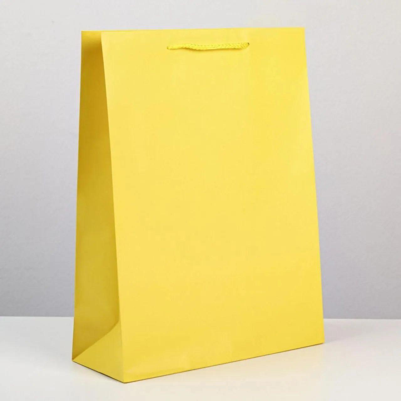 Пакет ламинированный «Жёлтый», L 31 х 40 х 11,5 см   6582781   