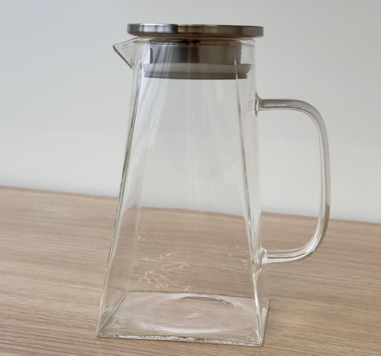 #Графин стеклянный 1450мл с нерж. мет. крышкой, 35114-134