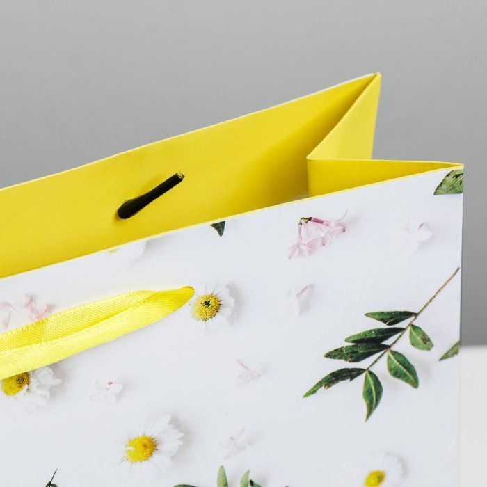 Пакет ламинированный горизонтальный «Цветочное счастье», MS 23 × 18 × 8 см