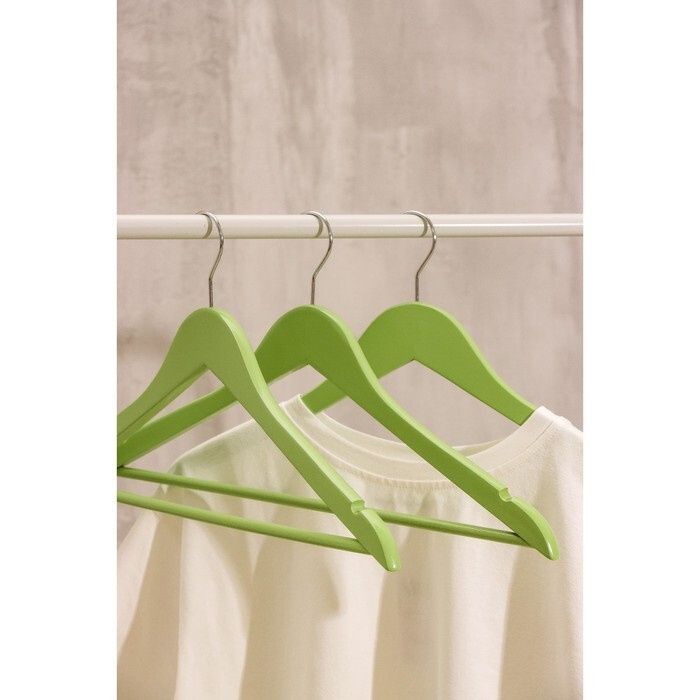 Вешалка деревянная для одежды, 44,5х23х1,2 см "Тэри" цвет зеленый   6257739
