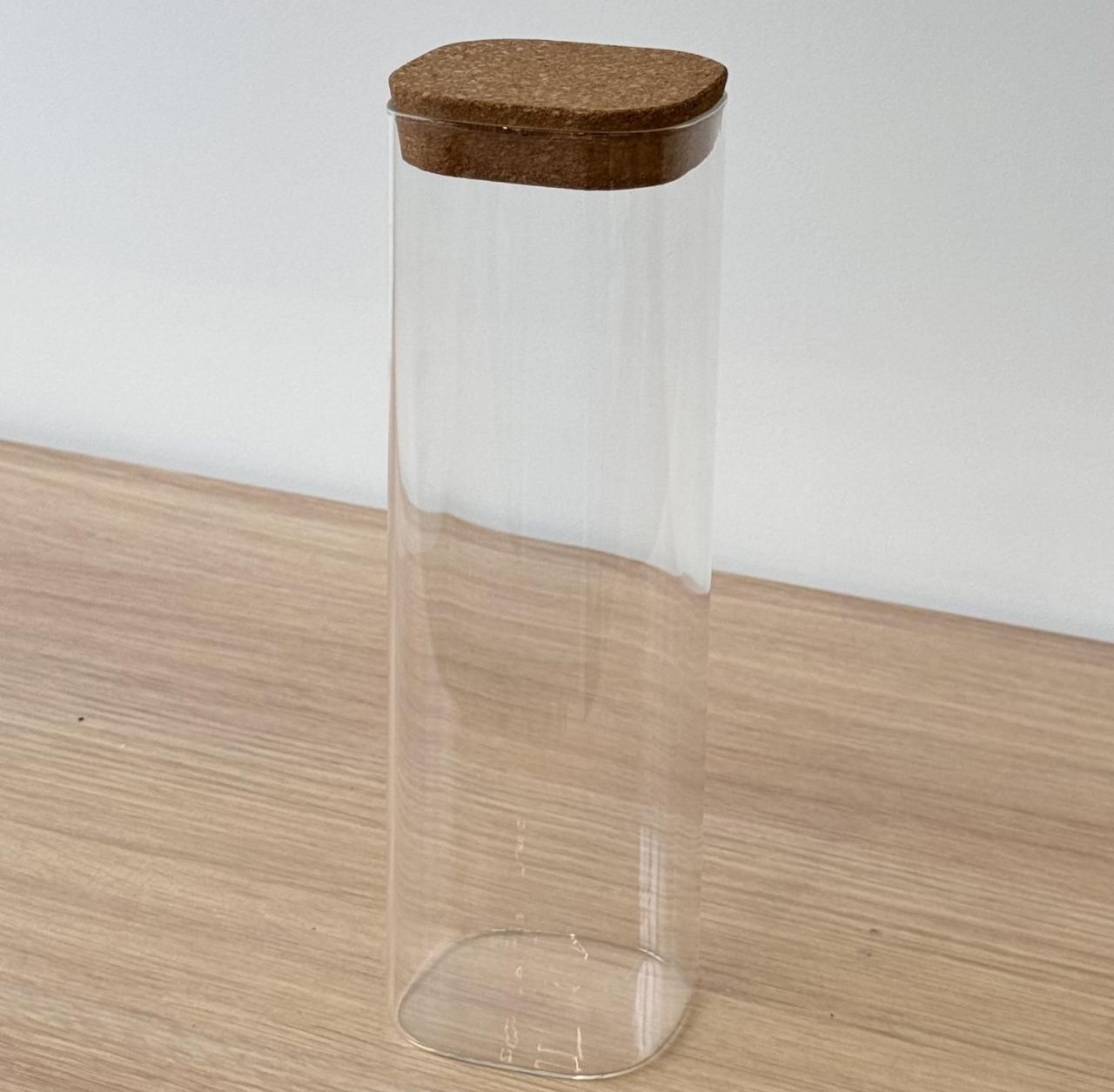 #Банка квадратная для сыпучих 8*25 см 1400мл, пробковая крышка, стекло 35114-c8*25sq