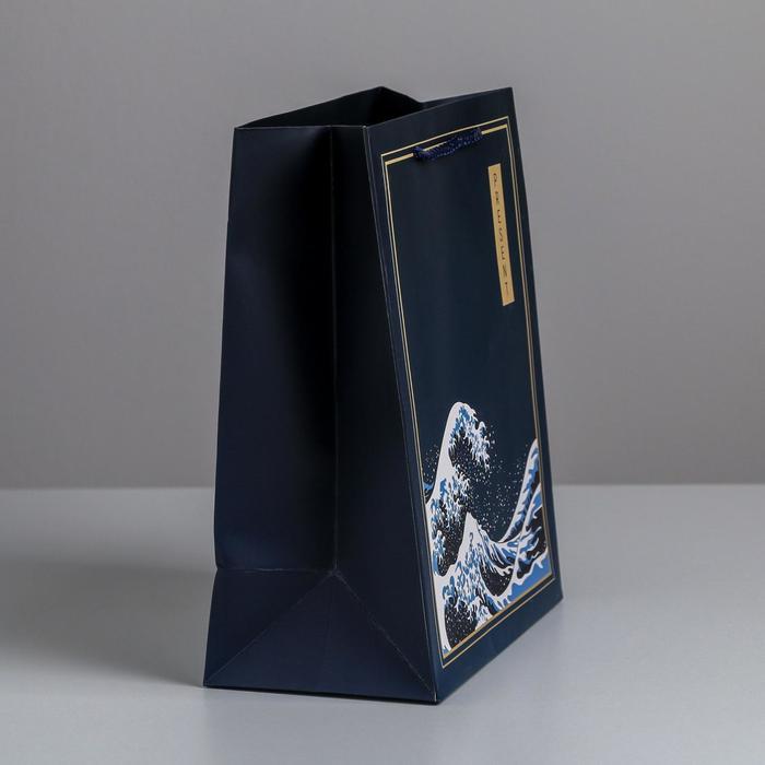 Пакет ламинированный вертикальный Present, MS 18 × 23 × 10 см   4733800