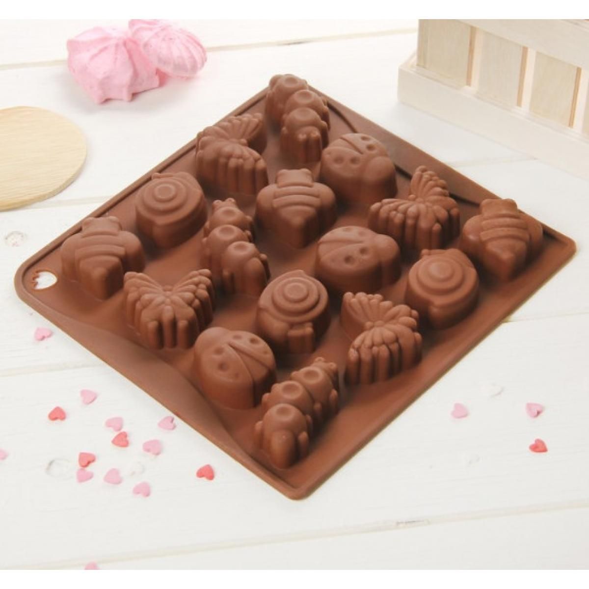 Форма для льда и шоколада 16 ячеек 18х17х1,9 см "Насекомые" цвет шоколадный 2854856   