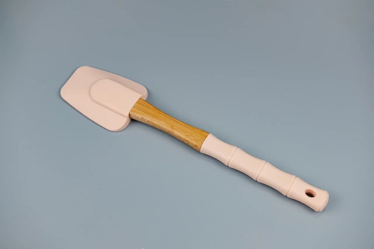 Твердая силиконовая лопатка для размешивания с ручкой из бамбука и силикона, серия Хейвен SK-3116