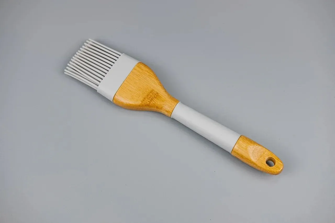 Силиконовая кисточка для кухни с бамбуковой ручкой, серия Уют SK-3311B