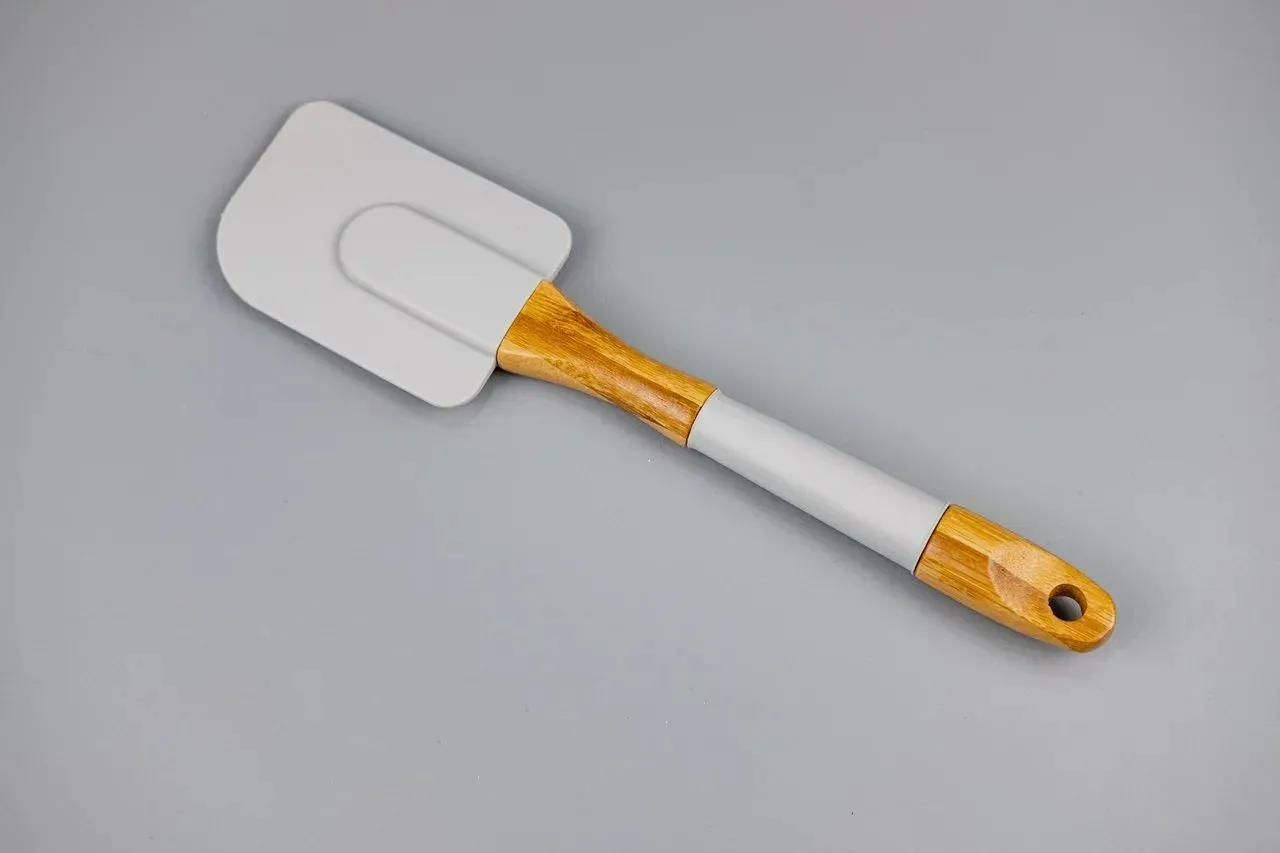 Силиконовая лопатка для кухни с бамбуковой ручкой, серия Уют SK-3310B