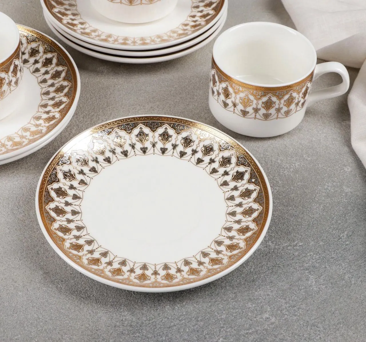 #Сервиз чайный 12 пред "Виолет" 6 чашек 170 мл, 6 блюдец 15,5 см   4712500 золот
